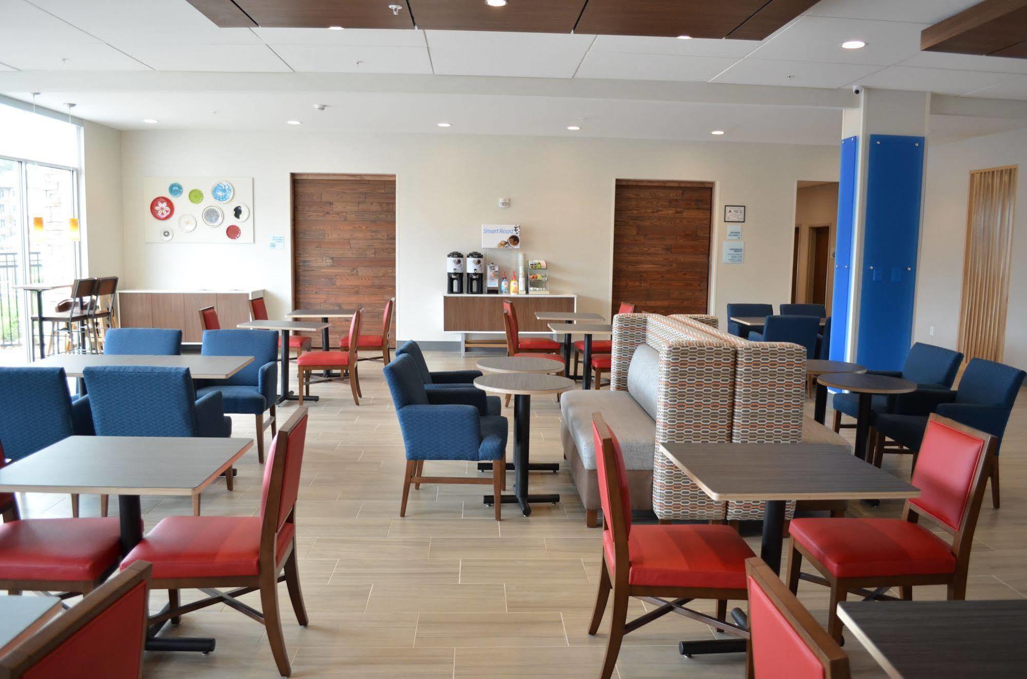 Holiday Inn Express & Suites - Charlotte Ne - University Area By Ihg Buitenkant foto