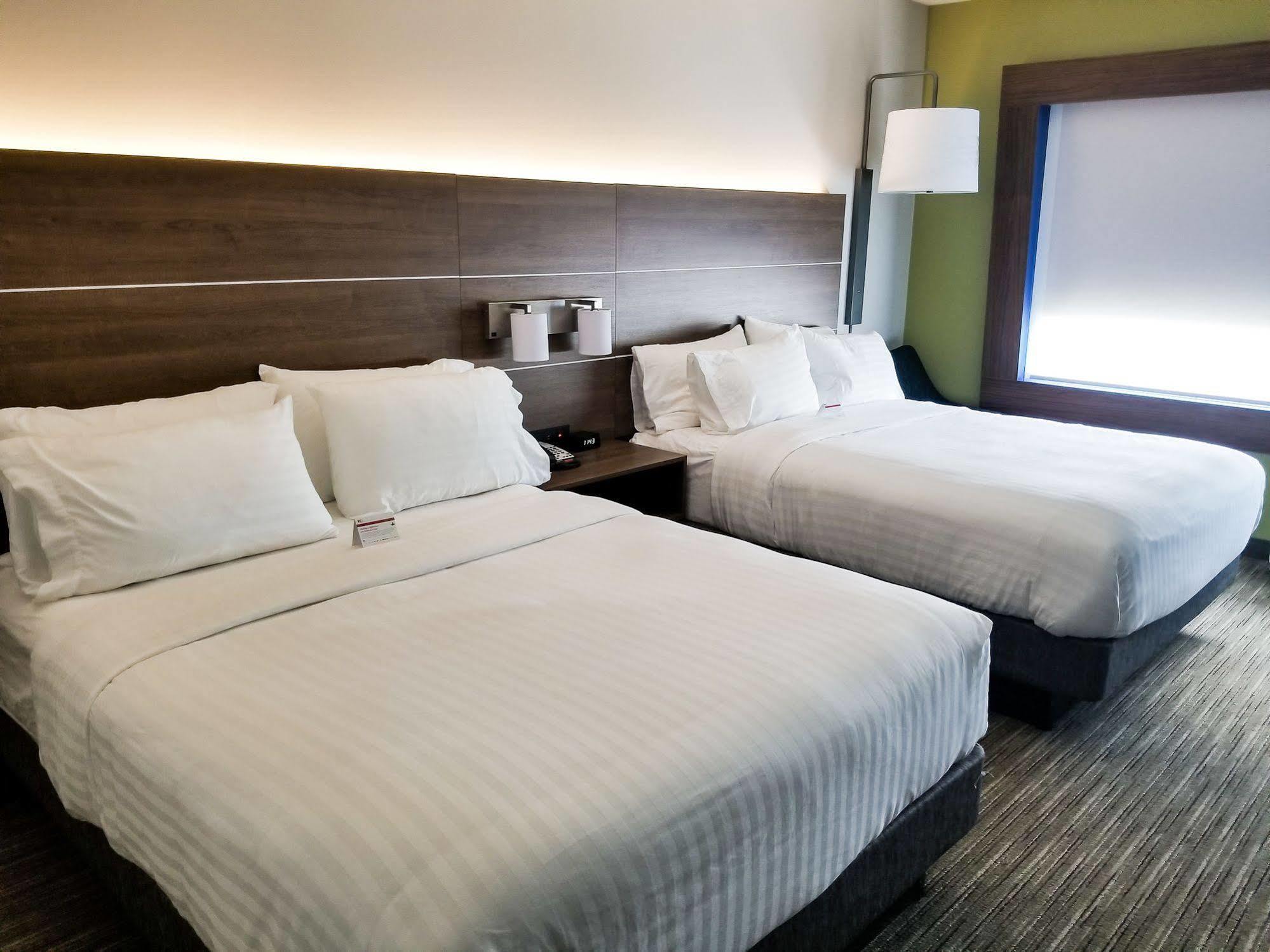 Holiday Inn Express & Suites - Charlotte Ne - University Area By Ihg Buitenkant foto