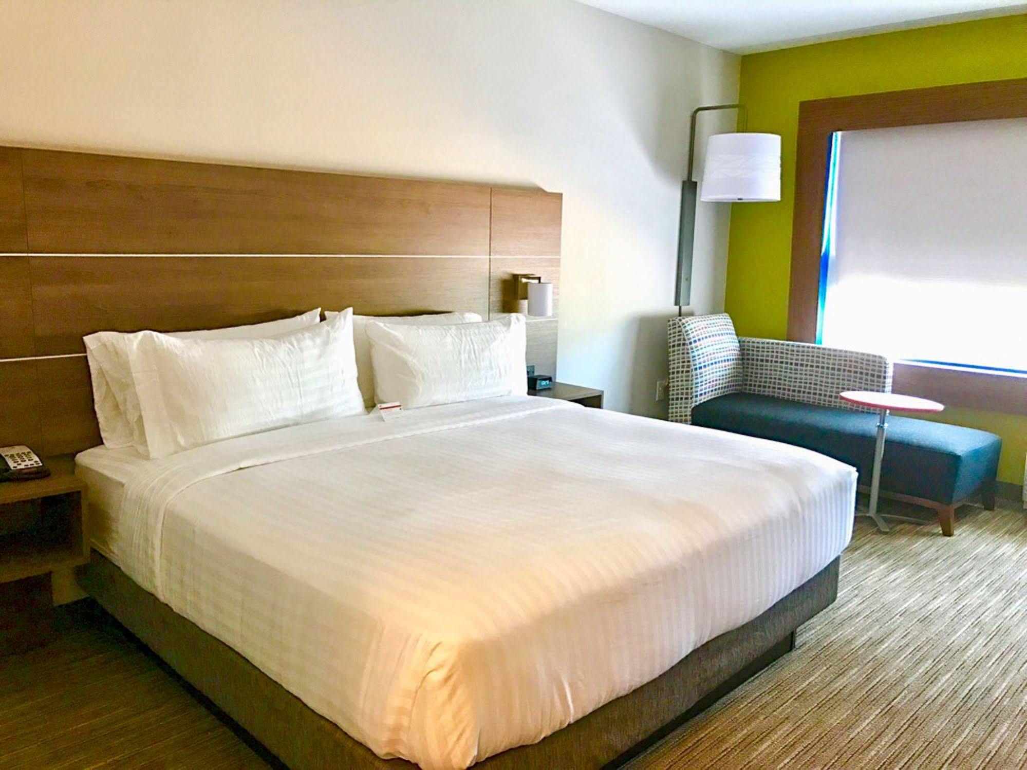 Holiday Inn Express & Suites - Charlotte Ne - University Area By Ihg Buitenkant foto