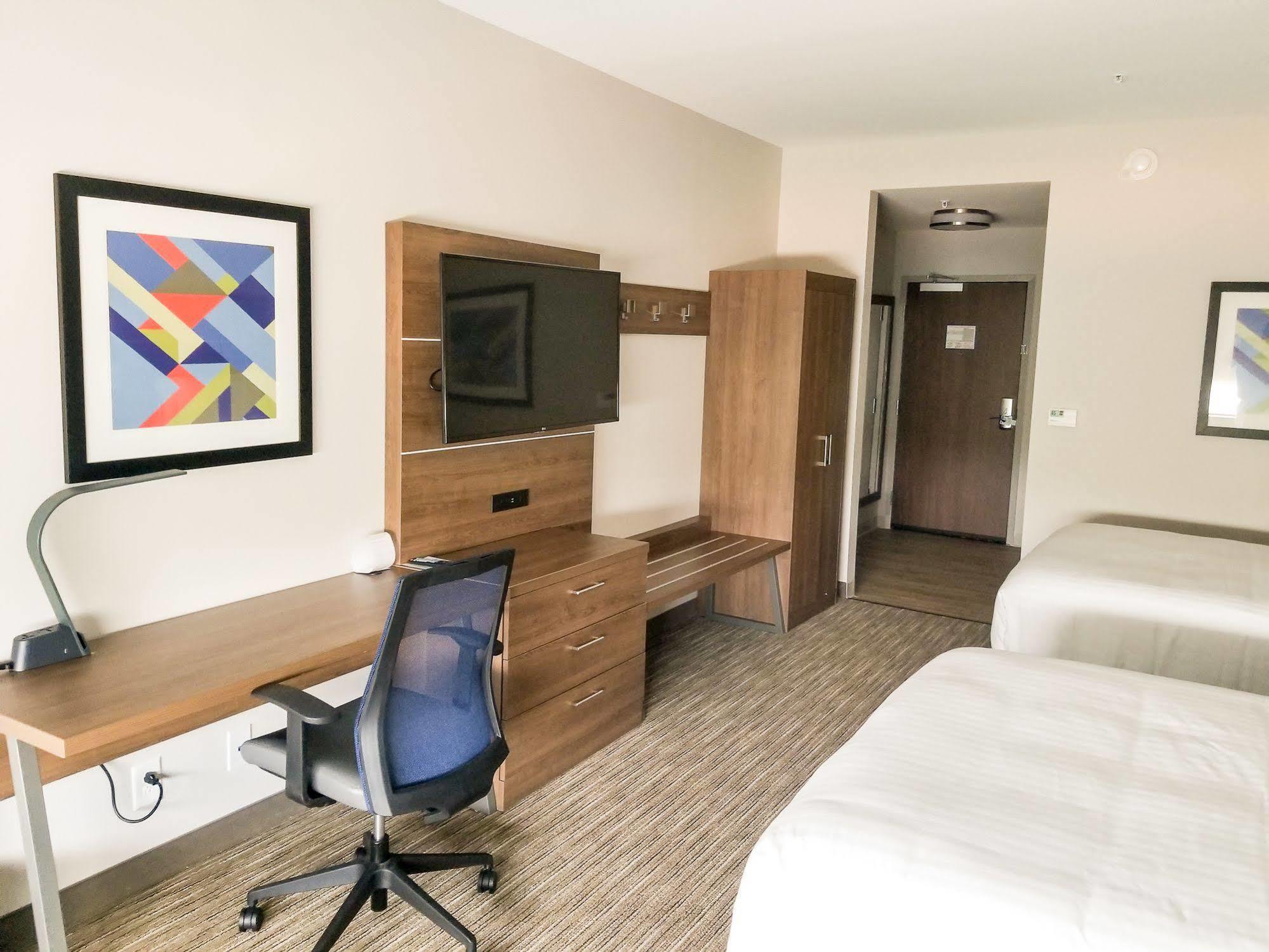 Holiday Inn Express & Suites - Charlotte Ne - University Area By Ihg Buitenkant foto
