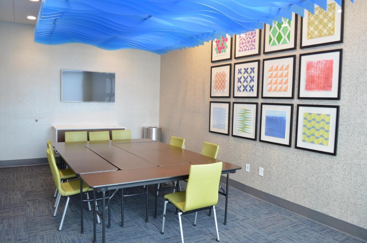 Holiday Inn Express & Suites - Charlotte Ne - University Area By Ihg Buitenkant foto