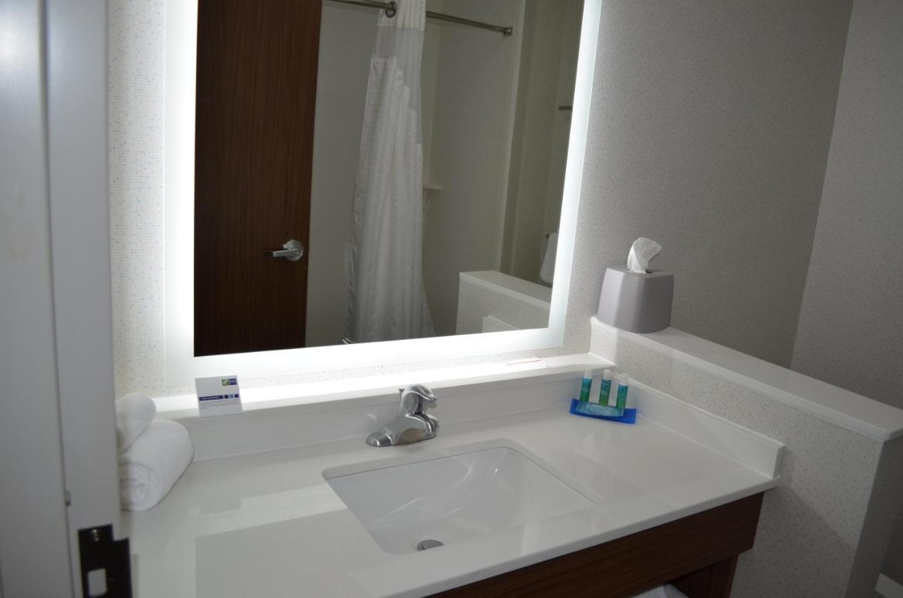 Holiday Inn Express & Suites - Charlotte Ne - University Area By Ihg Buitenkant foto