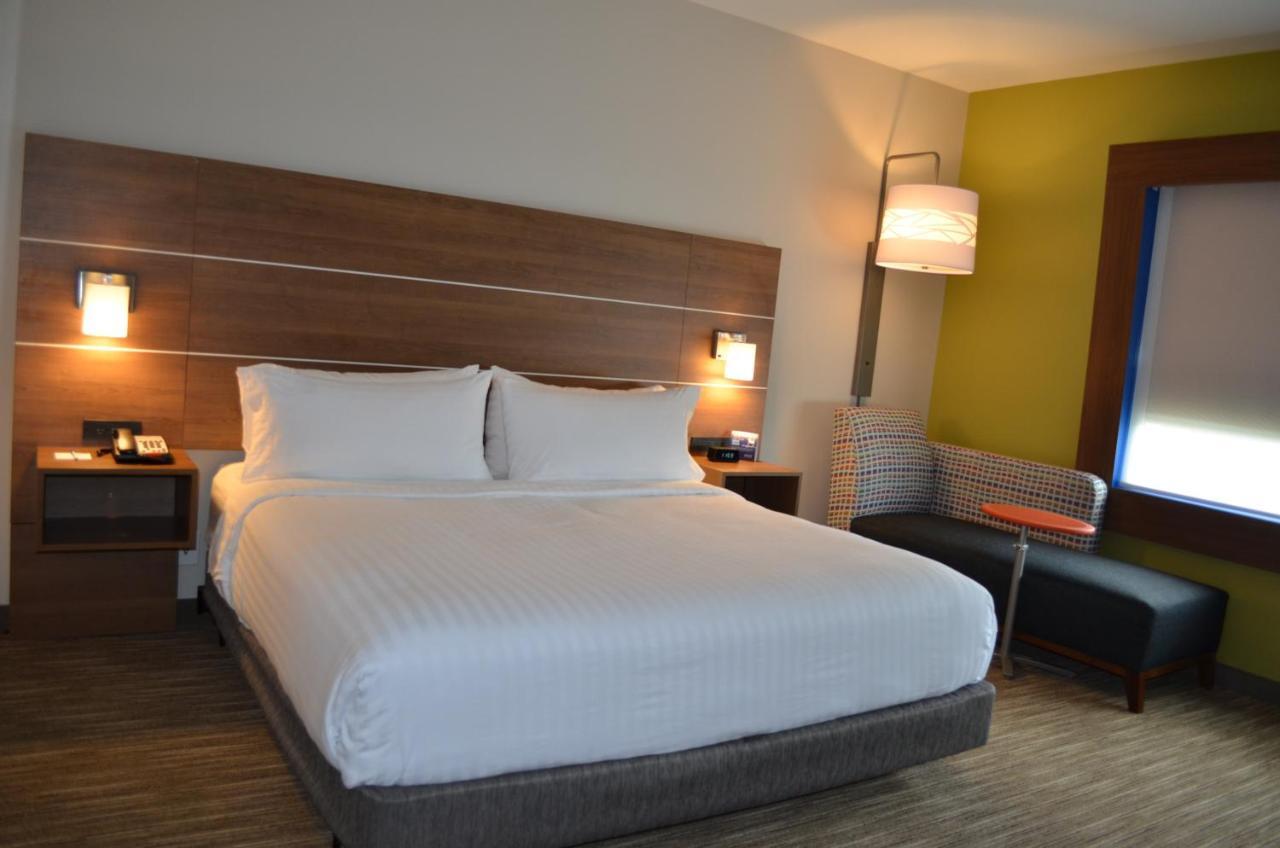 Holiday Inn Express & Suites - Charlotte Ne - University Area By Ihg Buitenkant foto